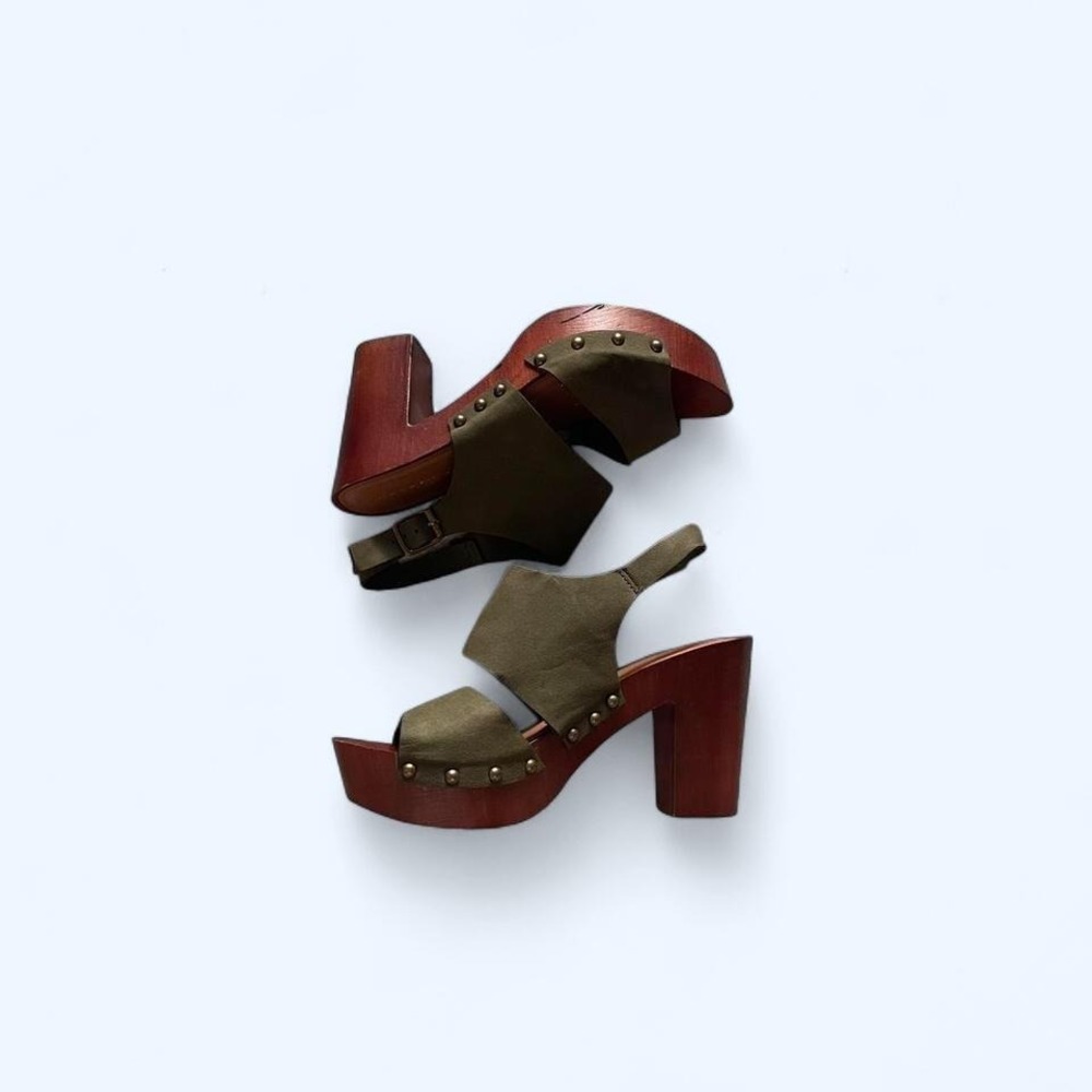 Faux Wood Platform Heel Sandals size 7 by Madden girl